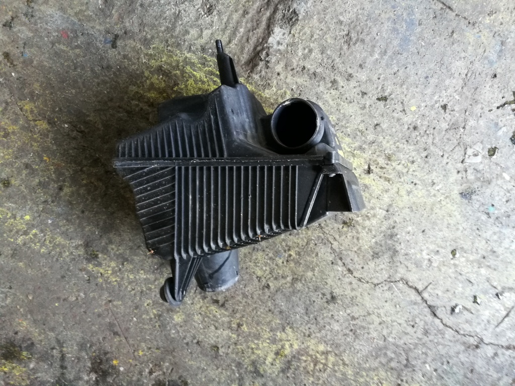 Carcasa filtru aer Renault megane 1.6 2004 cod 820