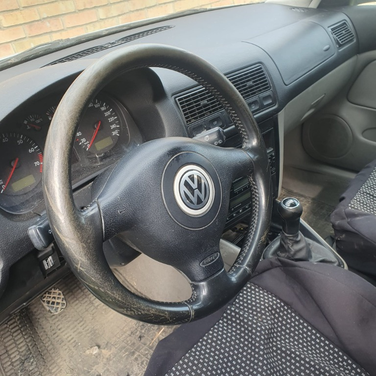 Carcasa filtru aer Volkswagen Golf 4 200