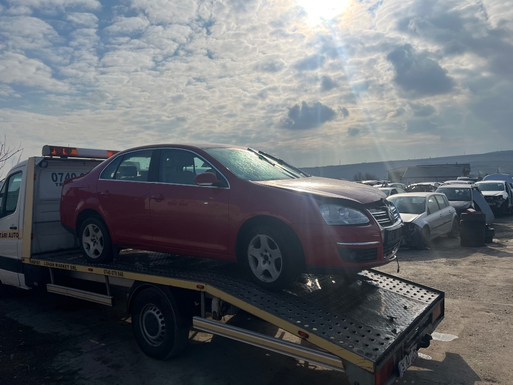 Carcasa filtru aer Volkswagen Jetta 2008 Berlina 1,6 benzină