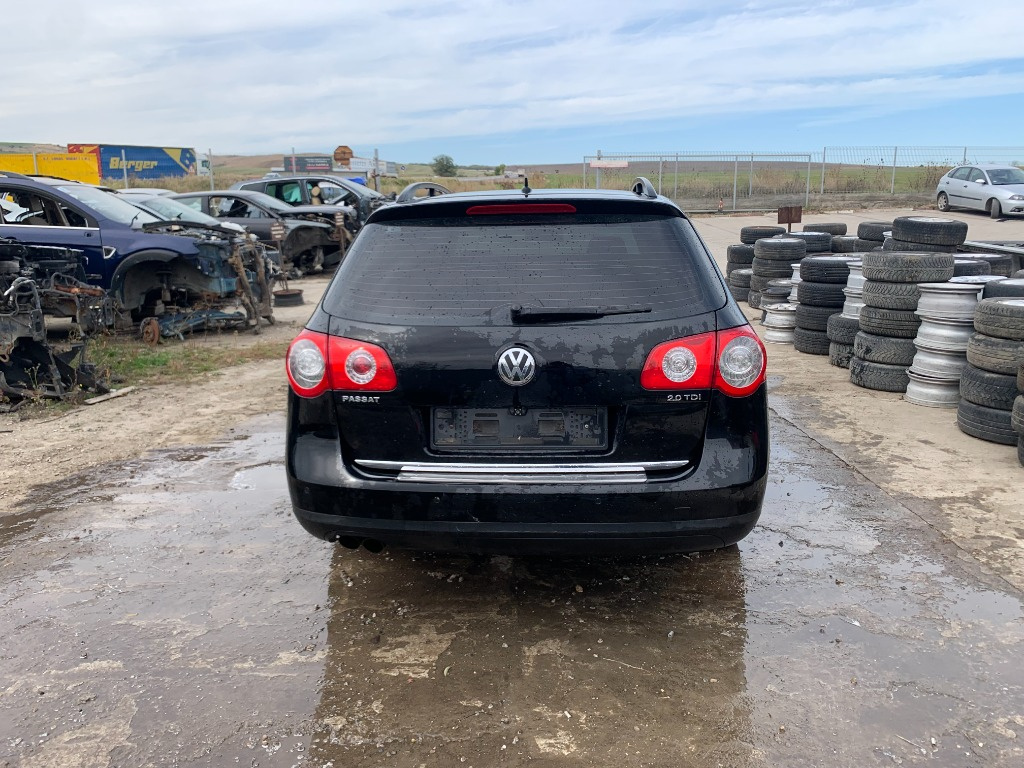Carcasa filtru aer Volkswagen Passat B6 