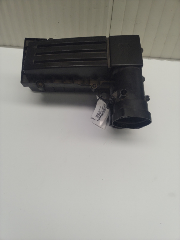 Carcasa filtru aer Volkswagen Passat B6 an 2008 BMP cod piesa 3C0129607AG
