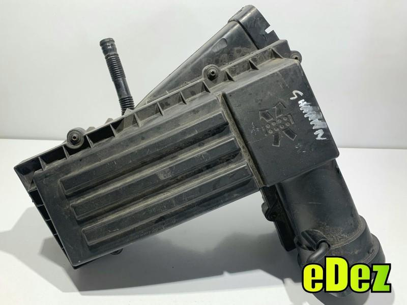Carcasa filtru aer Volkswagen Passat B7 (2010-2014) 2.0 tdi CFFB 3C0129607AS