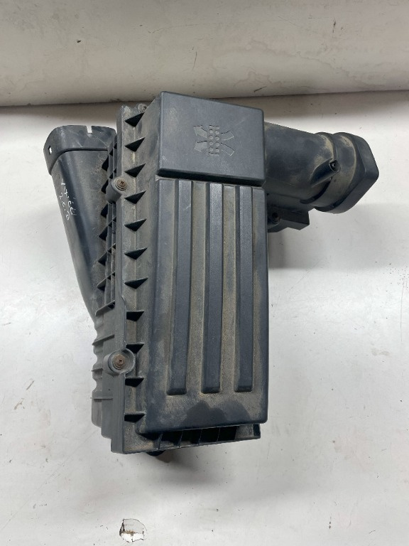 Carcasa filtru aer VOLKSWAGEN TOURAN (1T1, 1T2) [ 2003 - 2010 ] TDI (BKC, BLS, BXE) 77KW|105HP OEM 3C0129607AE