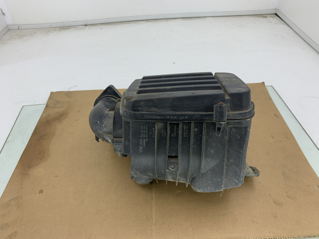 Carcasa filtru aer VW CADDY BST 2.0 SDI 2004-2011 D15-3-2 1F0129607 / 1K0129610 DezP: 26094
