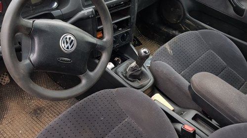 Carcasa filtru aer VW Golf 4 1999 HATCHB