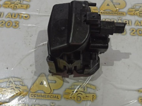 Carcasa filtru motorina Ford Focus 2 1.6 TDCI cod : 93051080