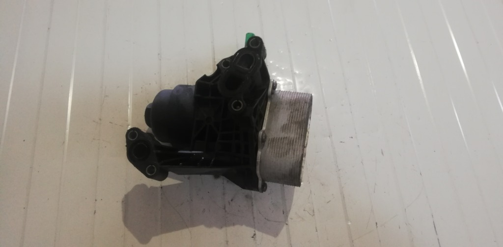 Carcasa filtru ulei Skoda Octavia 3 1.6 TDI 110 cai motor CXX an 2015 2016 2017 2018