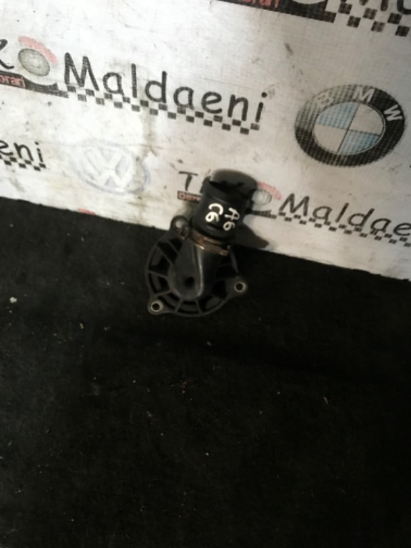 Carcasa termostat audi A6 C6 3.0 bmk