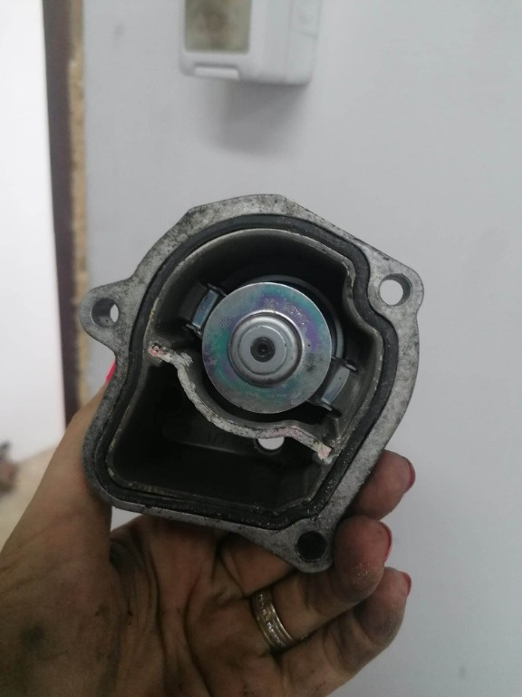 Carcasa termostat chrysler pt cruiser 2.2 A6642030375
