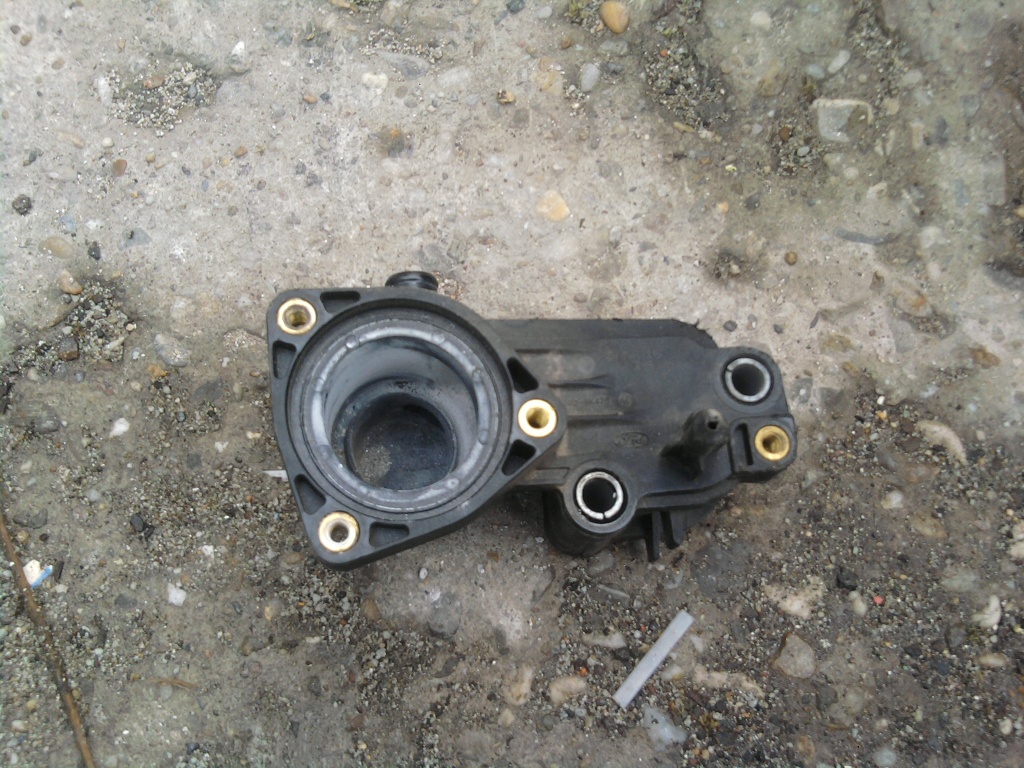 Carcasa termostat ford mondeo focus tourneo connect 1.8 tdci