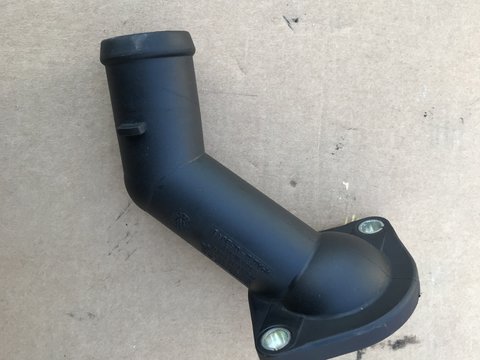 Carcasa termostat VW Sharan Ford Galaxy 1.9 tdi tip AUY cod 06A121121C