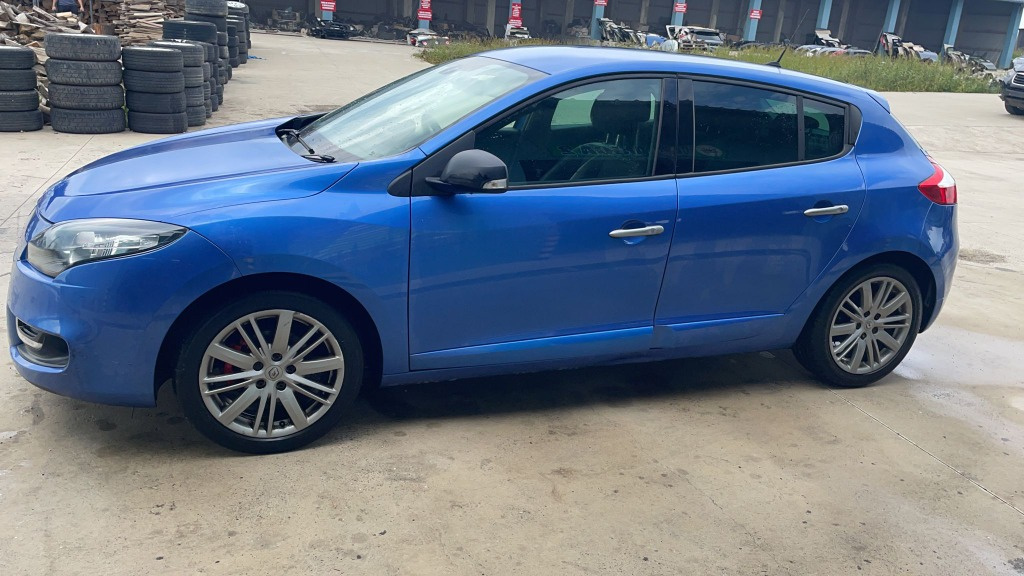 Carenaj aparatoare noroi stanga fata Renault Megane 3