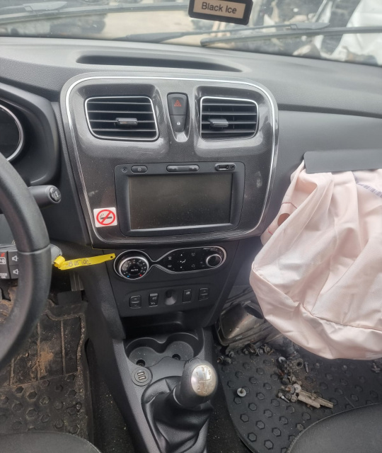 Carenaj aparatori noroi fata Dacia Logan
