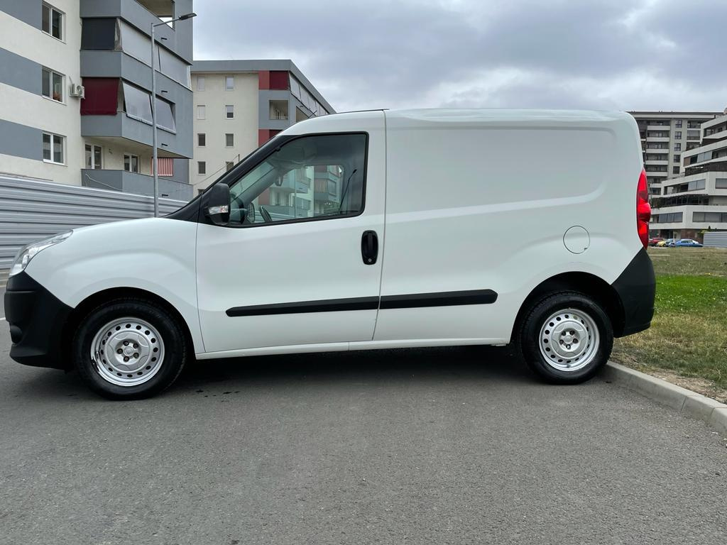 Carenaj aparatori noroi fata Fiat Doblo 