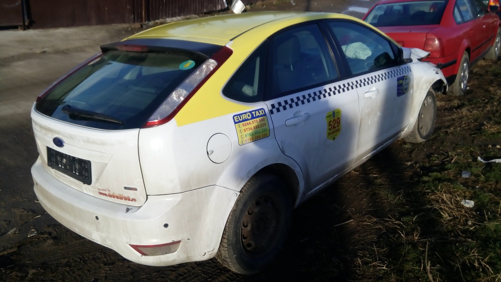 Carenaj aparatori noroi fata Ford Focus 