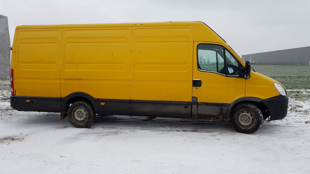 Carenaj aparatori noroi fata Iveco Daily