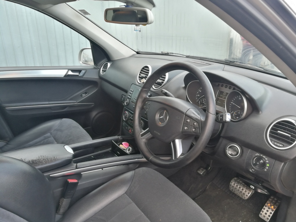 Carenaj aparatori noroi fata Mercedes M-CLASS W164 2008 JEEP ML320 CDI