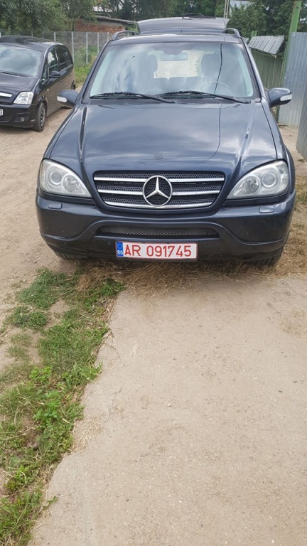 Carenaj aparatori noroi fata Mercedes M-CLASS W163 2003 4 USI 4000 CDI