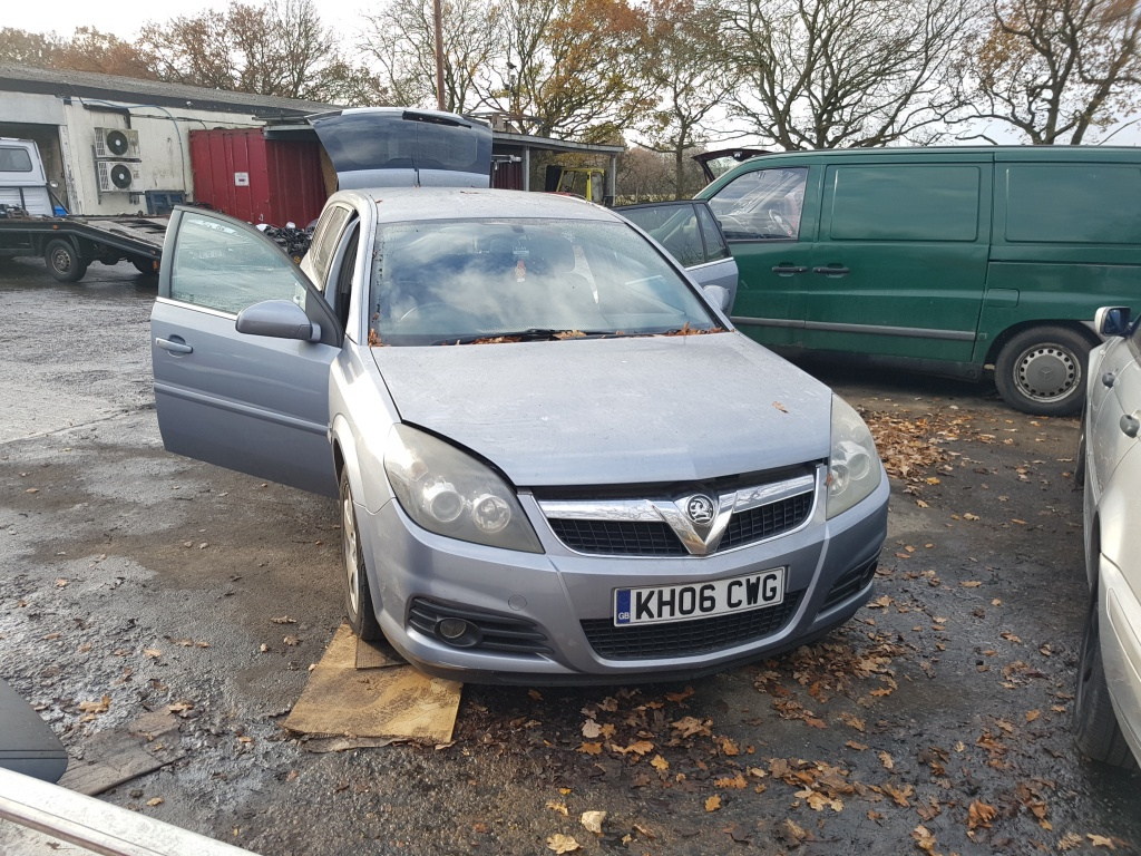 Carenaj aparatori noroi fata Opel Vectra C 2006 Br