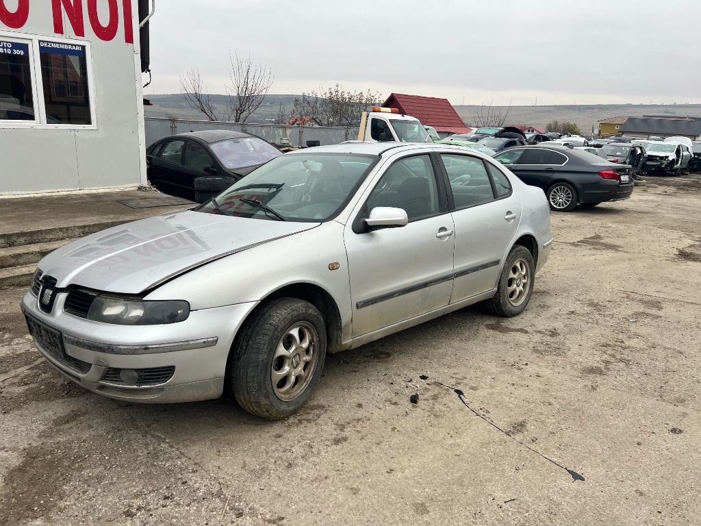 Carenaj aparatori noroi fata Seat Toledo