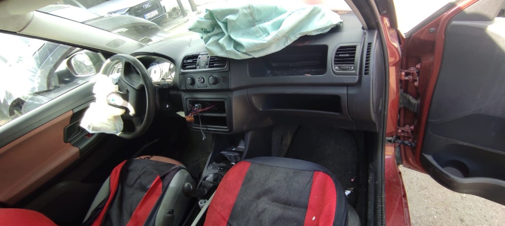 Carenaj aparatori noroi fata Skoda Fabia