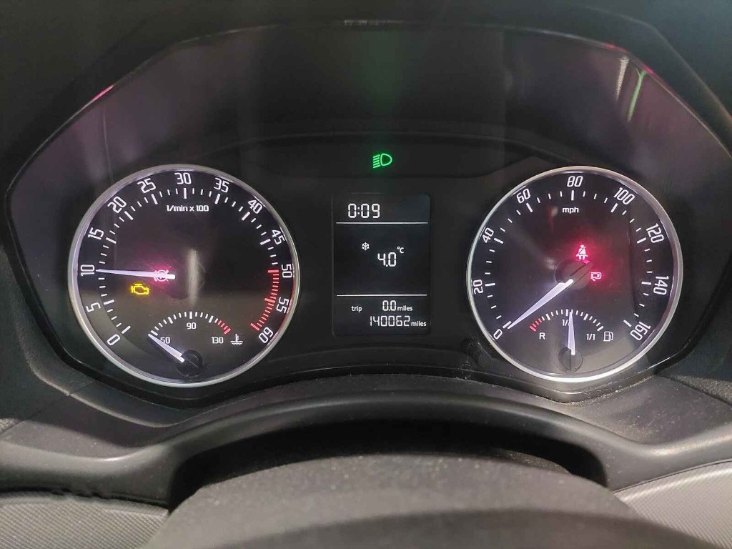 Carenaj aparatori noroi fata Skoda Octav