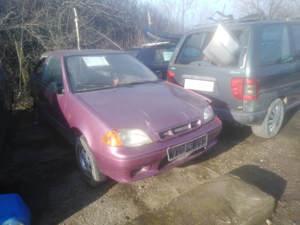 Carenaj aparatori noroi fata Suzuki Swif