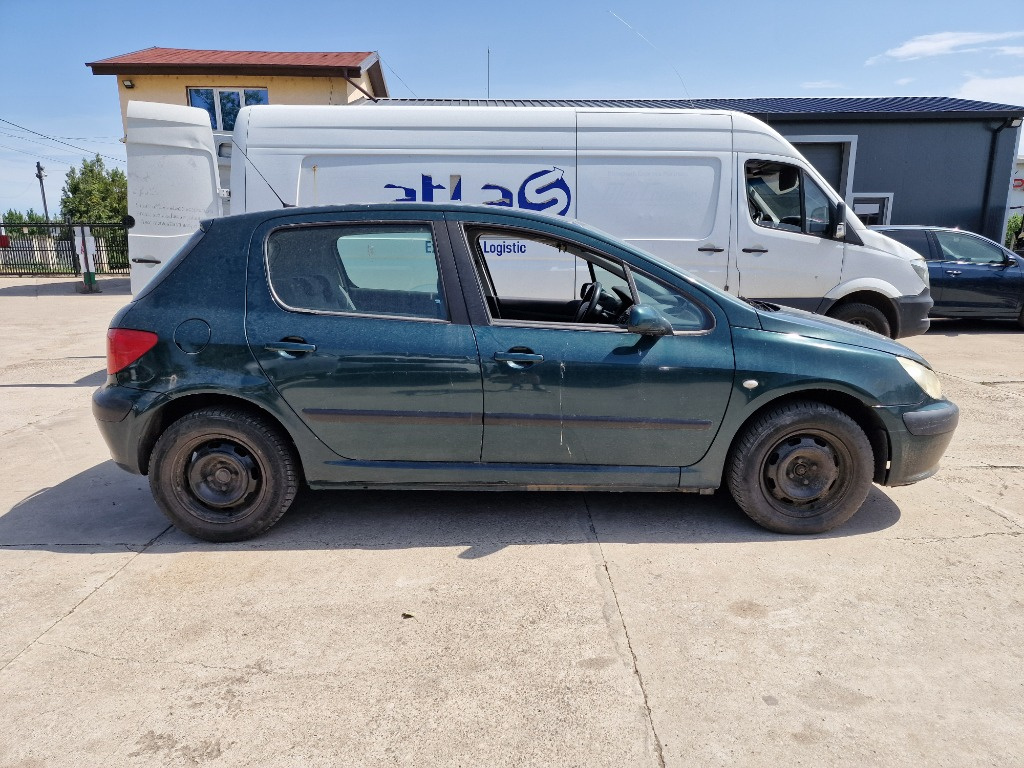 Carenaj roata dreapta fata Peugeot 307 2001 1.6 Be