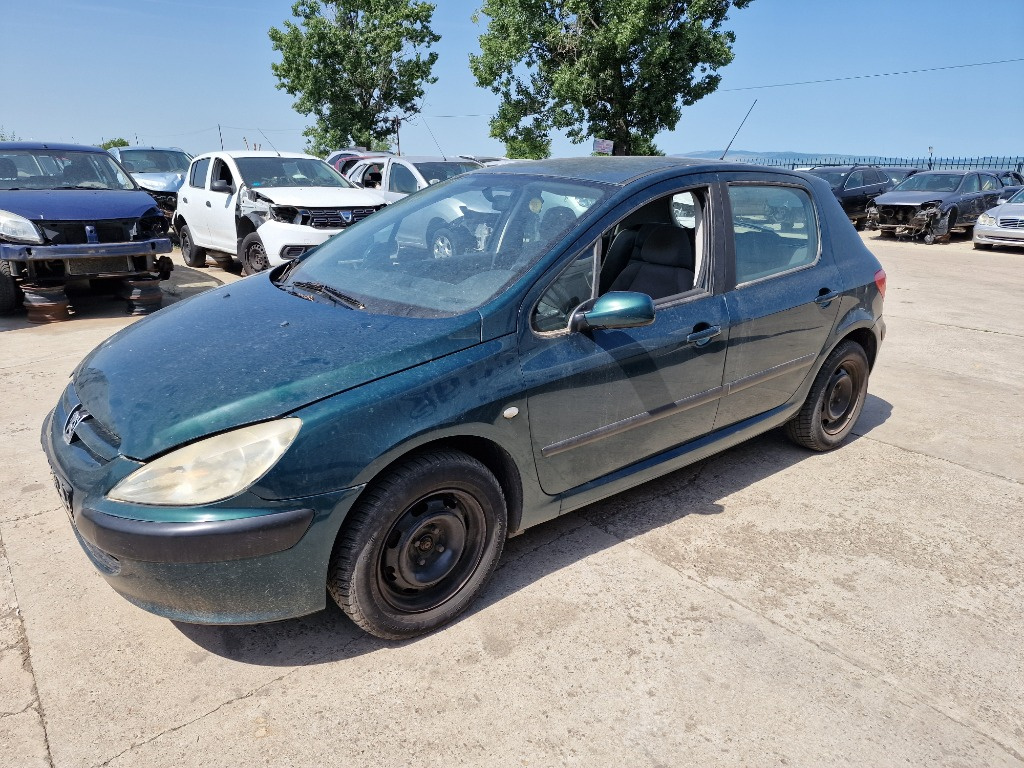 Carenaj roata stanga fata Peugeot 307 2001 1.6 Benzina NFU 80KW/109CP