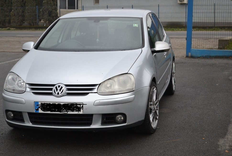 Carenaj stanga fata Golf 5 2.0 TDI 2005