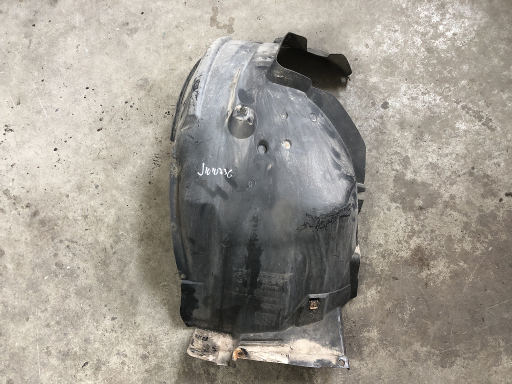 Carenaj stanga fata partea din spate BMW 320d E90 E91 Facelift Automat 184cp sedan 2012 (51717059377)