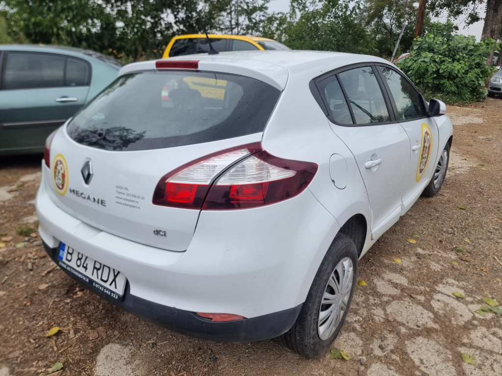 Carenaj stanga spate Renault Megane 3 [2