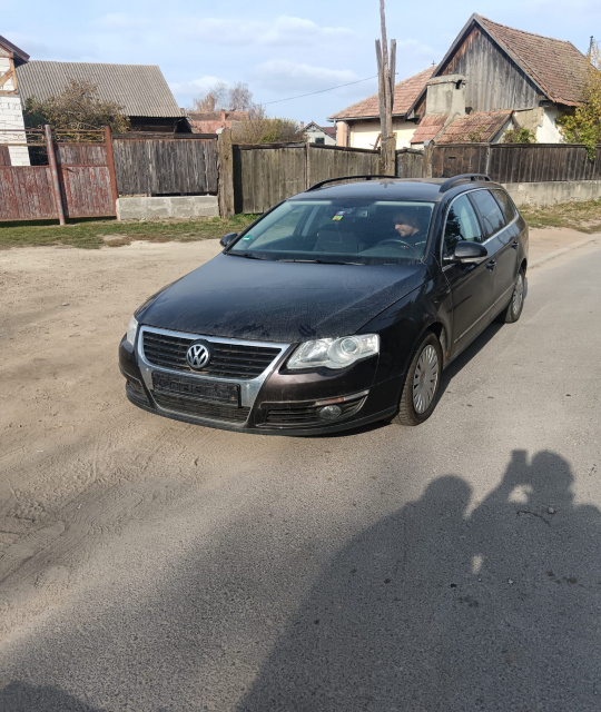 Carlig remorca Volkswagen VW Passat B6 [