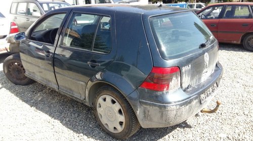 Carlig remorcare golf 4