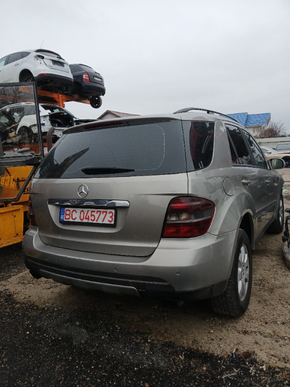 Casetofon display mare mercedes ml 320 w