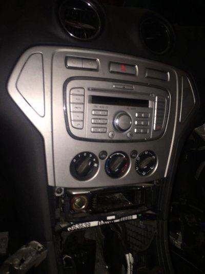 Casetofon radio cd Ford Mondeo MK4 am si codul de 