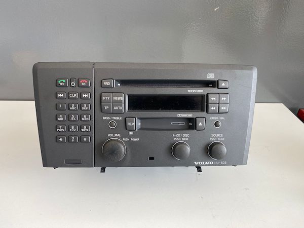 Casetofon unitate radio CD player Volvo S60 V70 2000-2004 8651152 HU-603