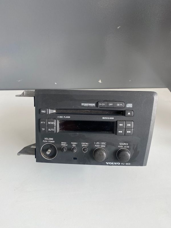 Casetofon unitate radio CD player VOLVO S60 V70 2000-2004 8651155 HU-803