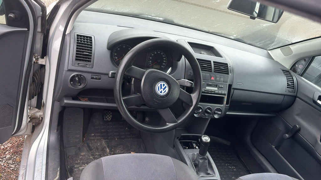 Casetofon Volkswagen Polo 2003 1.2 Benzina Cod motor AWY 54CP/40KW
