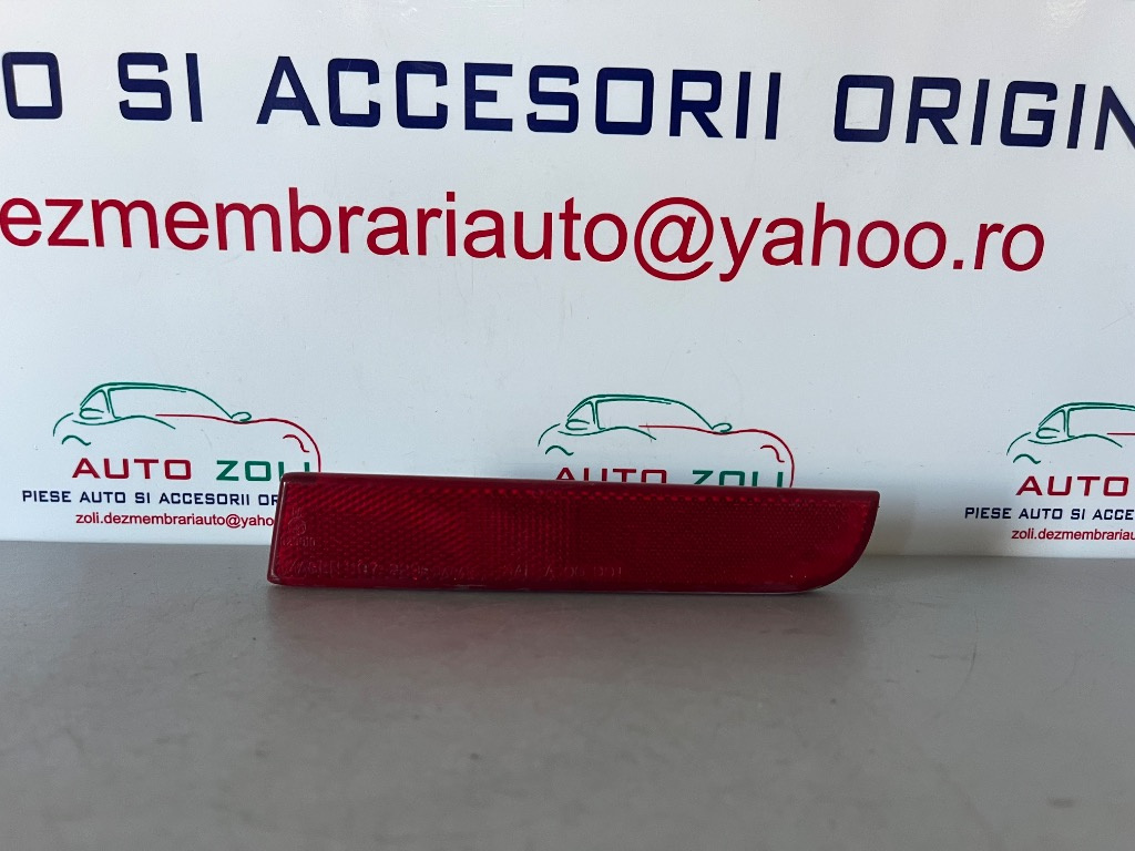 Catadioptru dreapta bara spate pentru Mitsubishi Lancer 2010