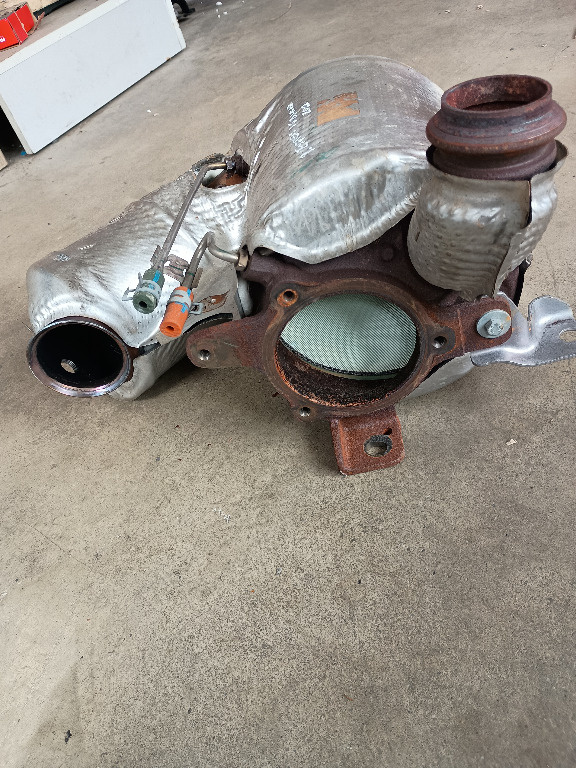 Catalizator filtru de particule 208022597R Dacia Renault 1.5 blueDCI an 2022 30.000km Duster 2019 2020 20021