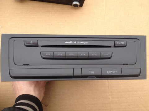 CD changer Audi A5 cod 8T2035110B