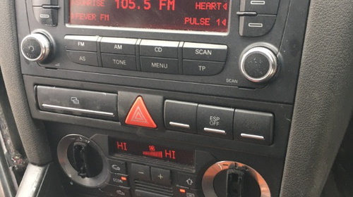 CD player Audi A3 8P 2009 Hatchback 1.9 