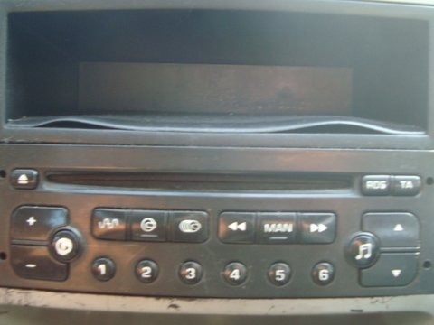 CD player auto Peugeot 307 motor 1.4 hdi 8hz din 2003