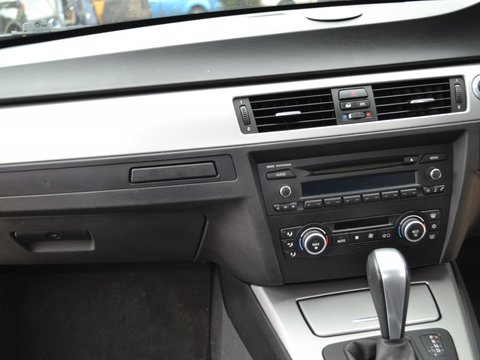 CD PLAYER BMW 318i 2008