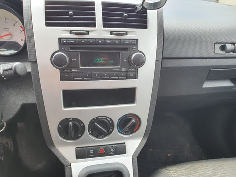 CD player Dodge Caliber 2008 - 2.0