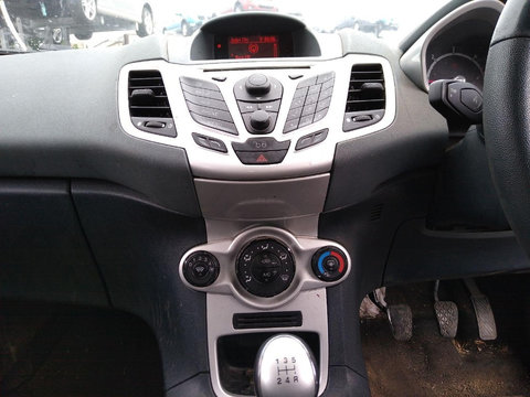 CD player Ford Fiesta 6 2010 Hatchback 1.6L TDCi av2q 95