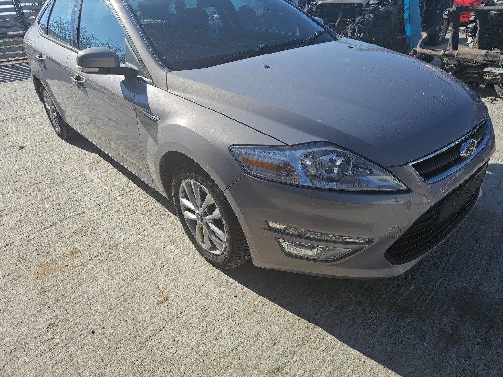 CD player Ford Mondeo 4 2012 Hatchback 2.0