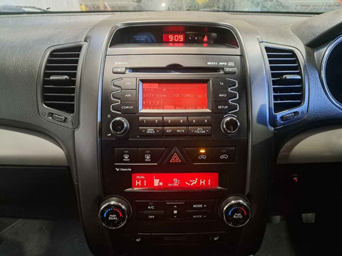 CD player Kia Sorento 2011 SUV 2.2 DOHC D4HB