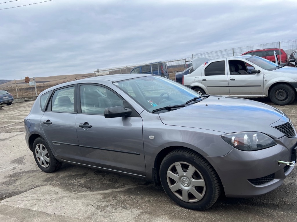 CD player Mazda 3 2006 Hatchback 1,6 ben